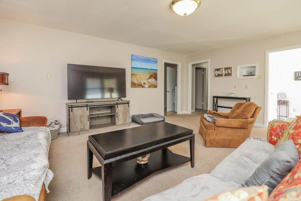 2Br Pet Friendly Home In Sneads Ferry With Parking Kültér fotó